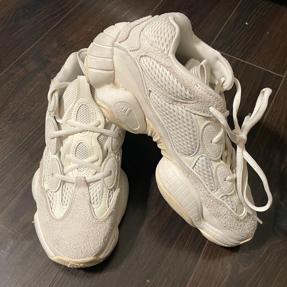 Yeezy Adidas 500 size 6 sneakers Bone white